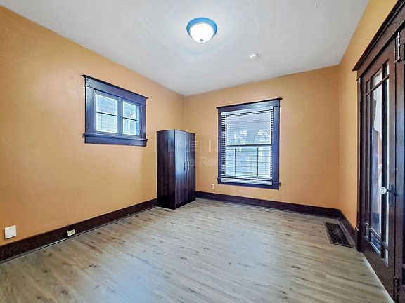 3rd image of 1716 W Hill St