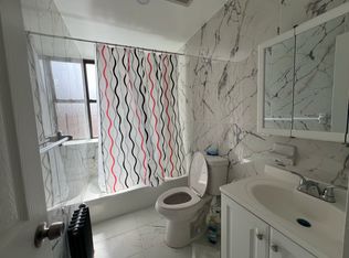 826 Arnow Ave #2R, Bronx, NY 10467