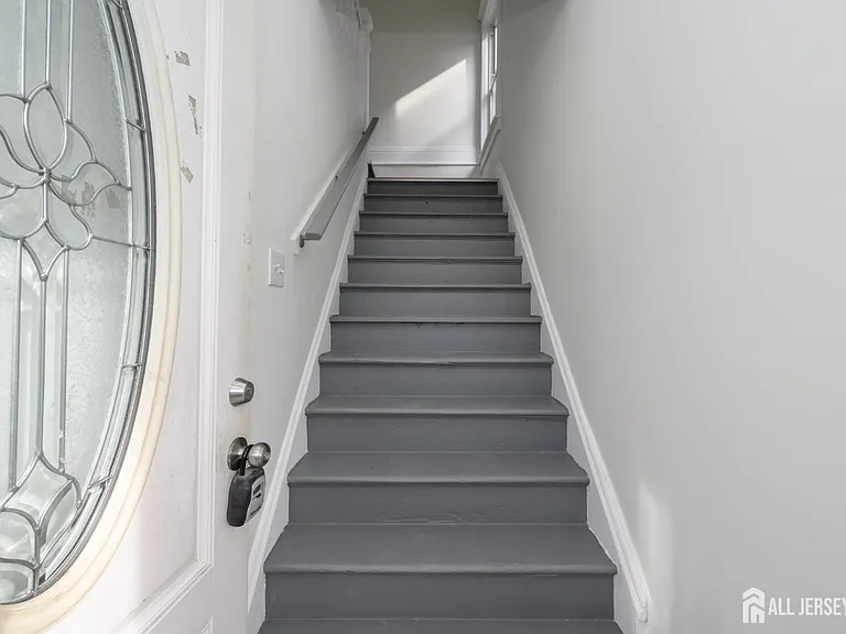 377 Delavan St #2 — Photo 19