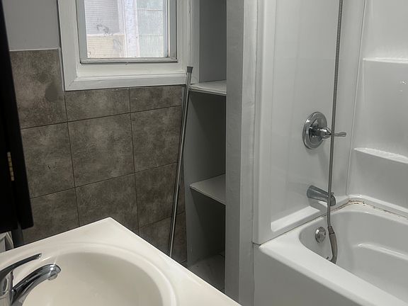 3rd image of 140 Crescent Ave Floor 1