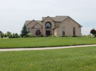 1581 Glass Lake Cir, Oxford, MI 48371