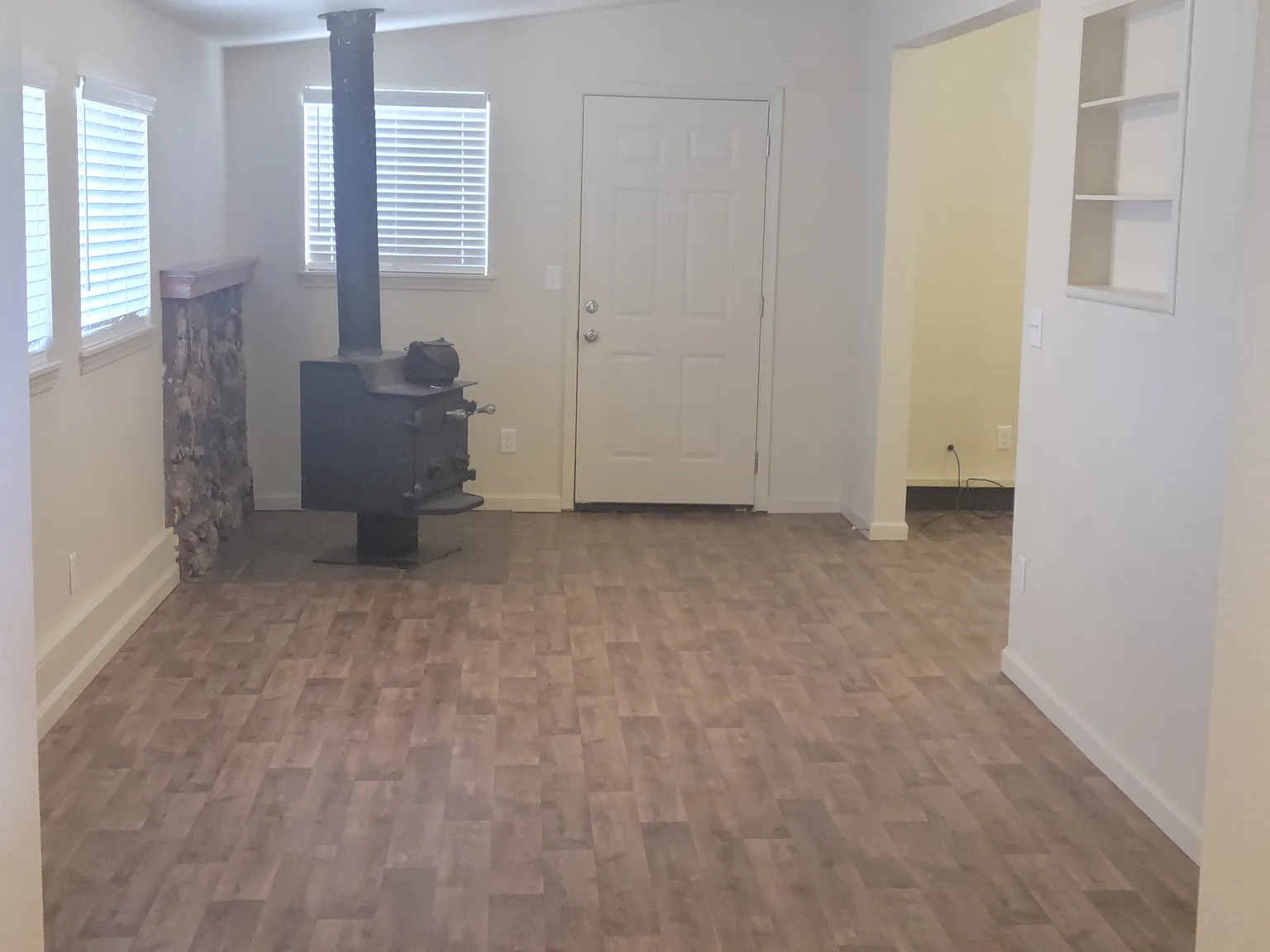 3 bed, $1,475 — Photo 2