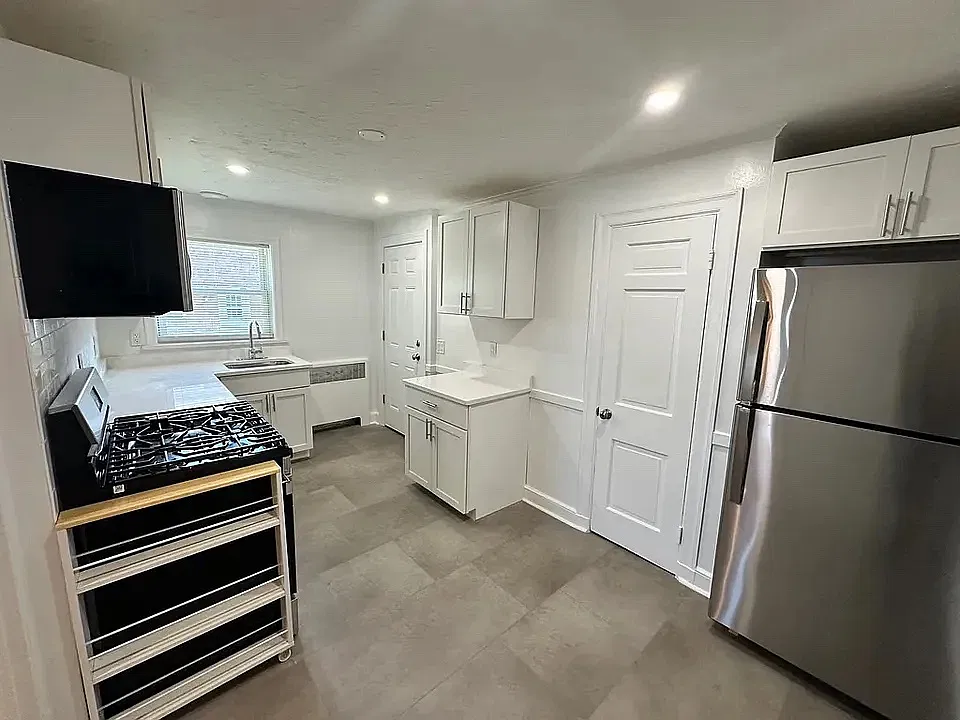 176 Summit Ave — Photo 3