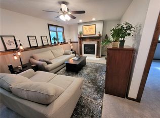 2325 Riverwoods Ave, Des Moines, IA 50320