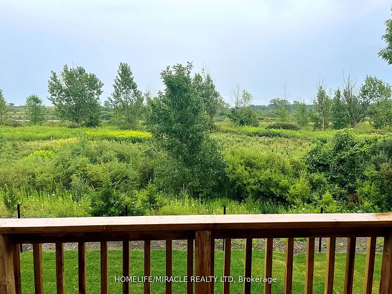 66 Aviron Cres — Photo 12