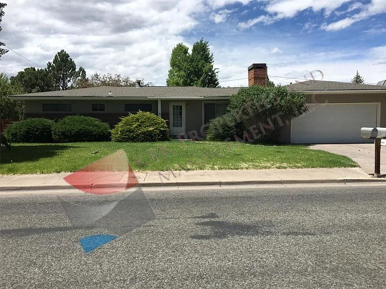 711 Murphy Dr — Photo 1