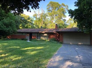 2805 Franklin Rd, Bloomfield Hills, MI 48302