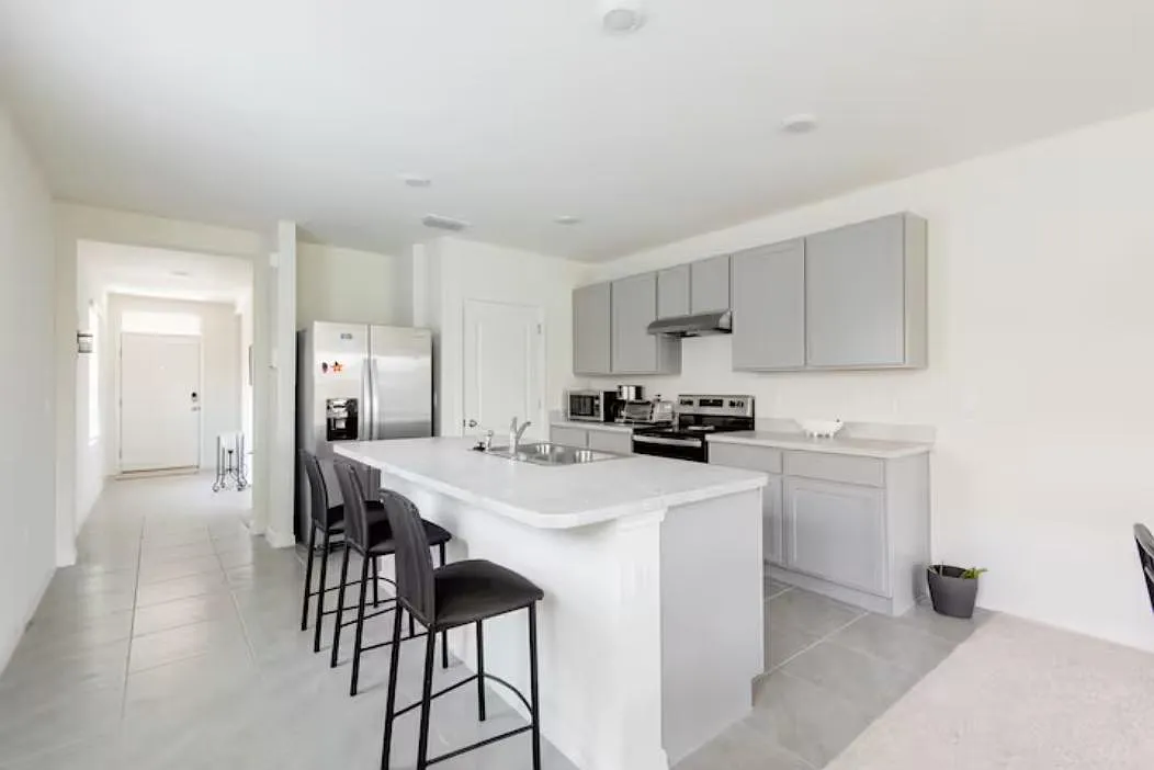 3 bed, 1649 sqft, $2,400 — Photo 4