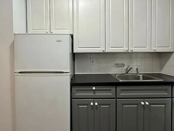 2nd image of 34-35 30th St #1