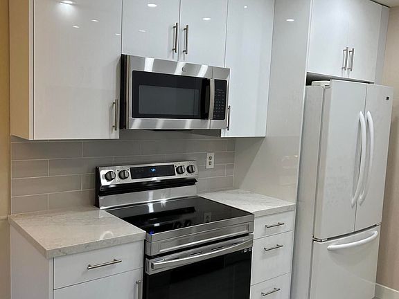 2nd image of 1142 Landsburn Cir