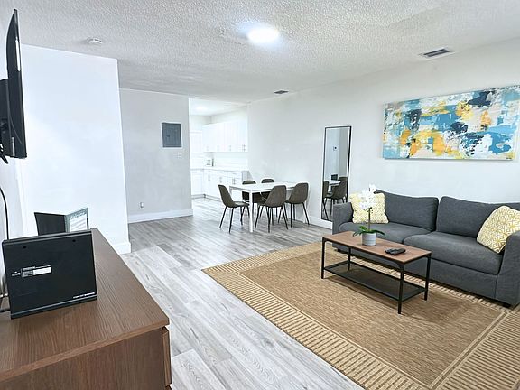 2nd image of 408 Sunset Dr #2