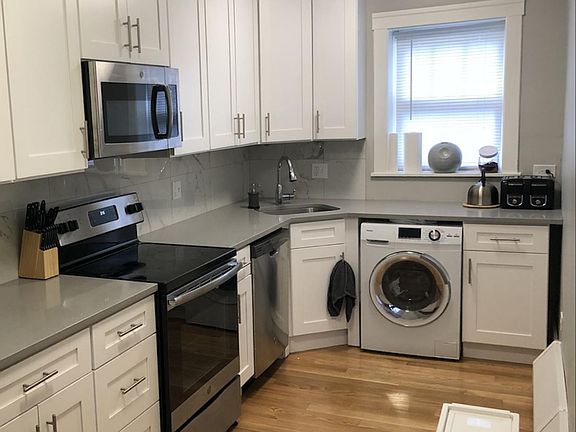 5th image of 4522 N Malden St APT 108