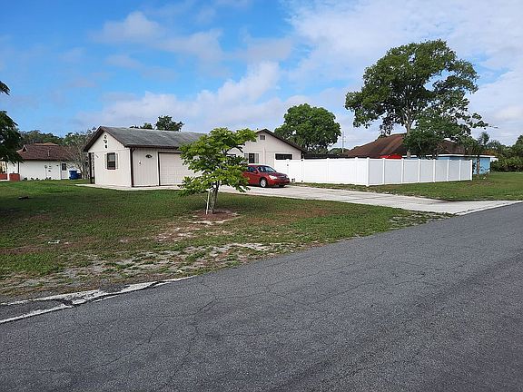 5th image of 5309 Abagail Dr