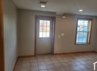 1295 Stafford Rd #1, Tiverton, RI 02878