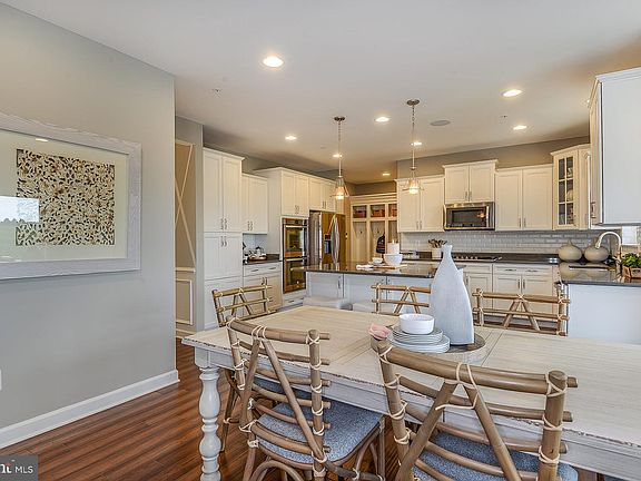 5th image of 218 Haybine Dr