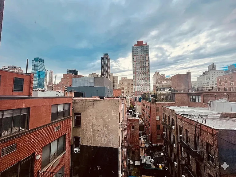 1425 York Ave #8B — Photo 6