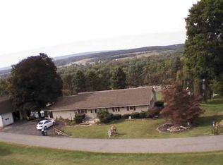 137 Clover Ln, Dalmatia, PA 17017