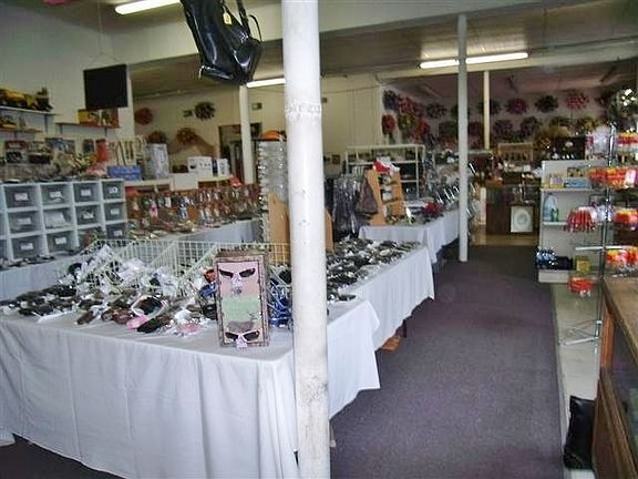 5th image of 7 Adkins Dr