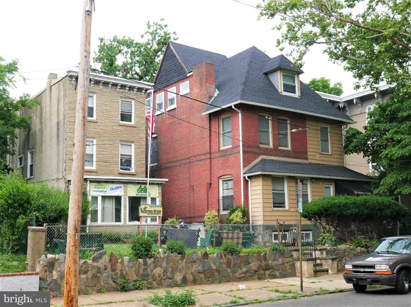 3211 Baring St, Philadelphia, PA 19104