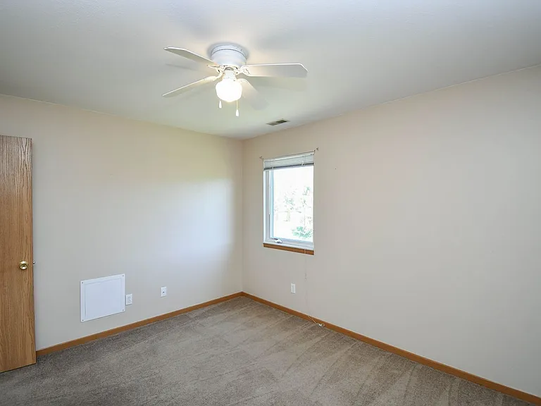 1420 E Redwood Blvd — Photo 26
