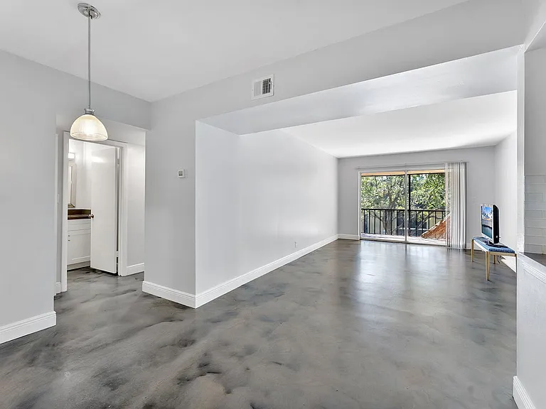 470 NW 20th St #3070 — Photo 5