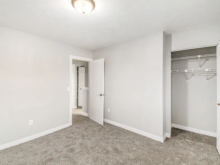 315 Smith St — Photo 12