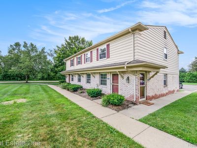 204 Princeton Dr, South Lyon, MI, 48178