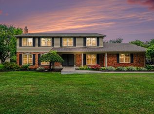 34214 Old Timber Rd, Farmington Hills, MI 48331