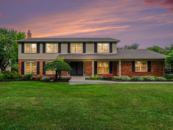 34214 Old Timber Rd, Farmington Hills, MI 48331