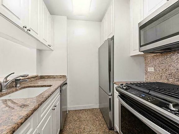 3rd image of 1735 York Ave APT 22E