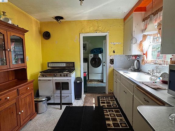 5th image of 2120 Sol St