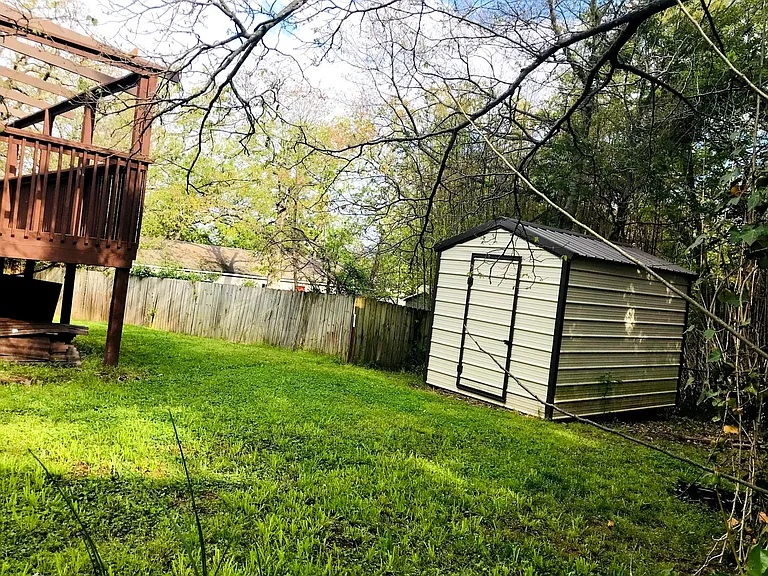 1652 W Cedar St — Photo 18