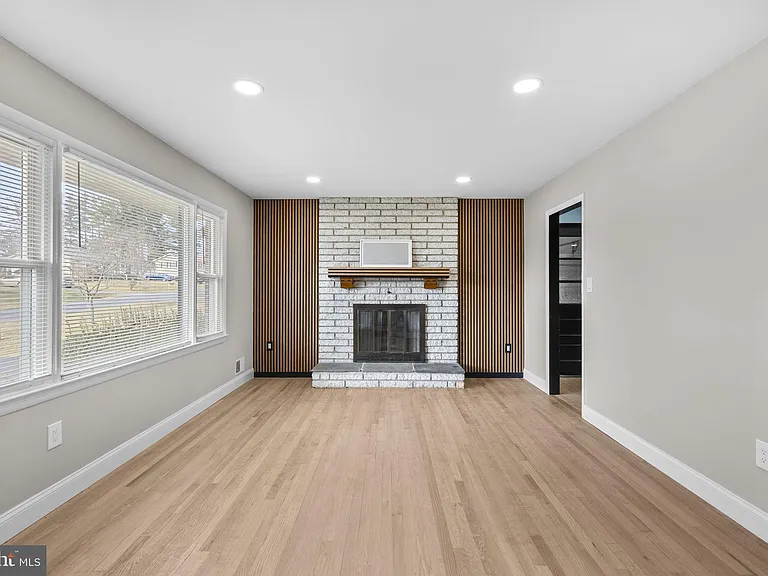 3887 Shadywood Dr — Photo 5