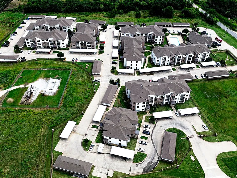 Creed Canyon Apartments — Photo 16