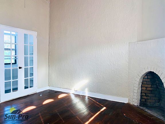 4th image of 420 N Oleander Ave APT 7