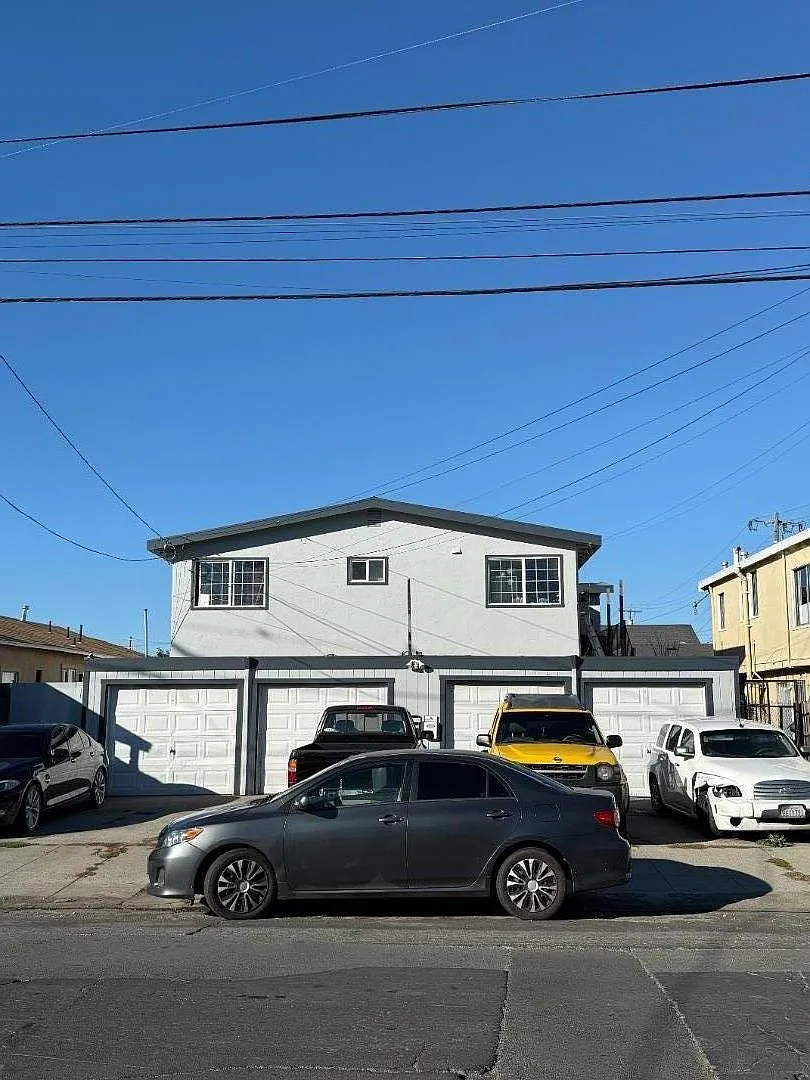 219 Barrett Ave photo 1