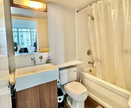 5th image of 11 Brunel Ct #1810