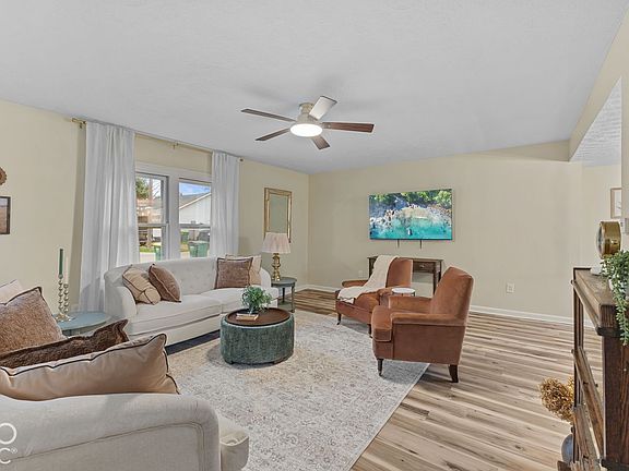 5th image of 649 Young St