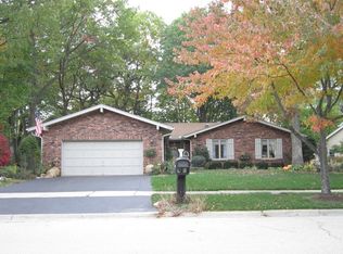 800 Interlaken Dr, Lake Zurich, IL