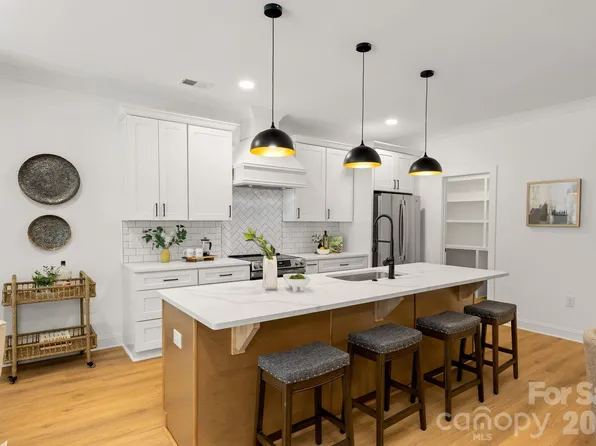 1800 Vinton St, Charlotte, NC 28216