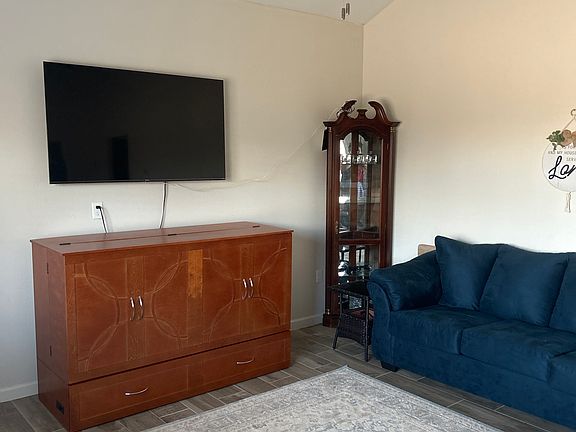 2nd image of 260 Flor Bonita Ave #B