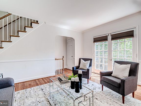5th image of 1117 Powhatan St