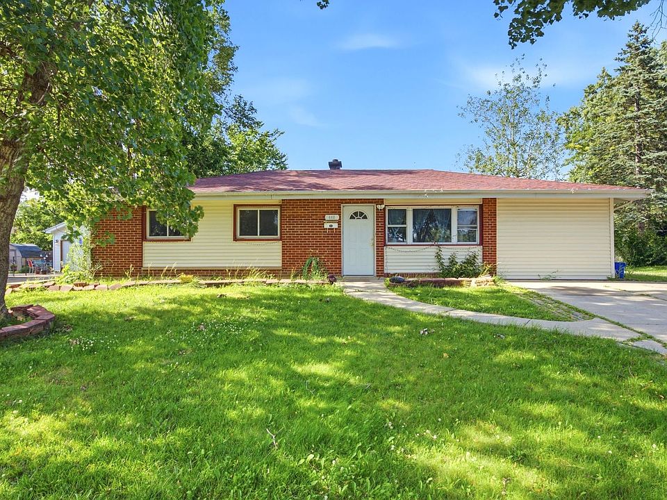 1st image of 440 Flagstaff Ln