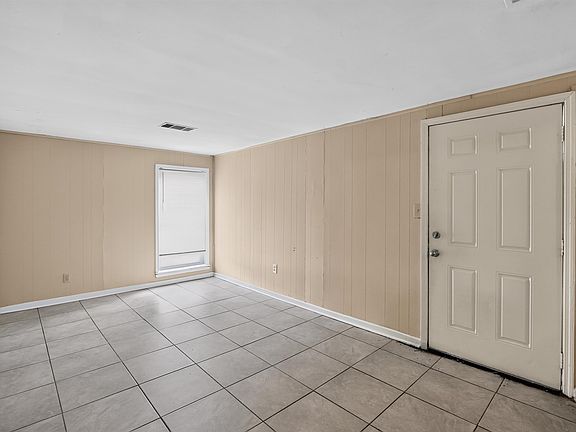 4th image of 3433 Beech Grove Rd