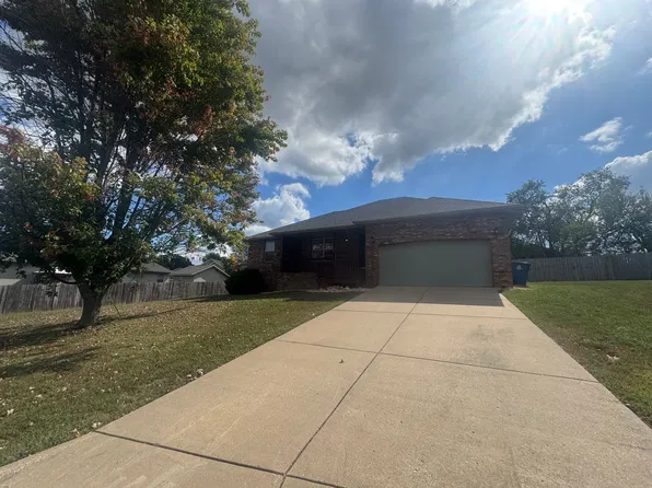 732 E Gallup Hill Rd, Nixa, MO 65714