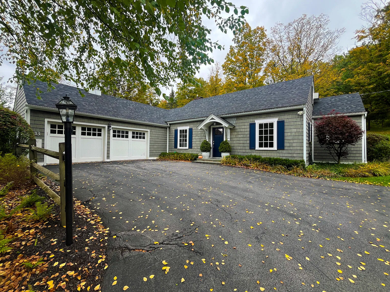 5 bed, 3.5 bath, 2700 sqft, $3,975 — Photo 2
