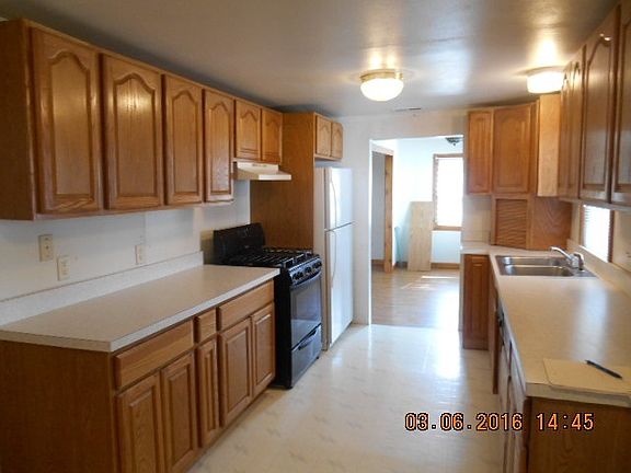 3rd image of 216 E Tyler St