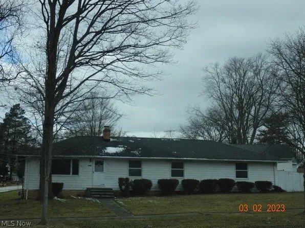 567 N Rocky River Dr, Berea, OH 44017