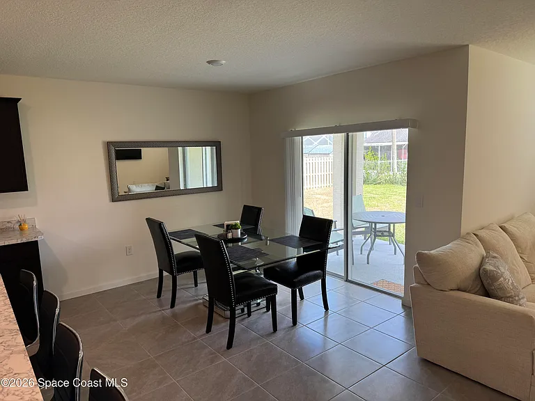 1349 Ashford Ave NE — Photo 12
