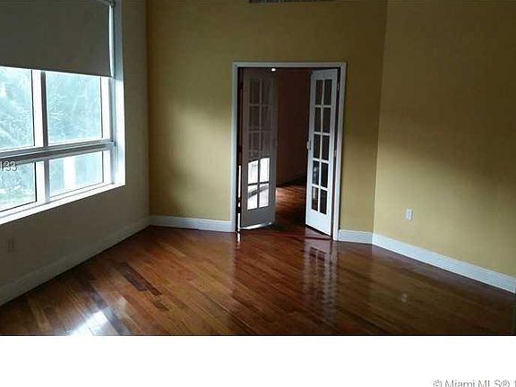 2nd image of 1900 N Bayshore Dr APT 509